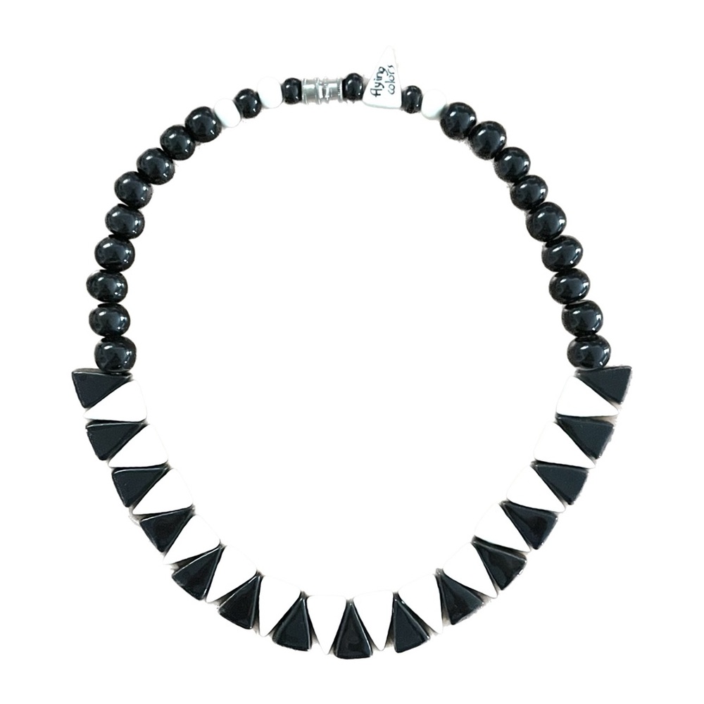 FLYING COLORS CERAMIC Vintage Black & White Necklace